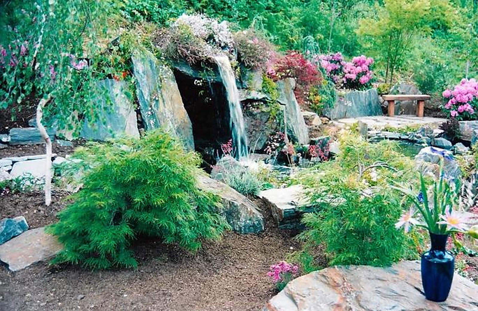 Grotto plunge pool with hot tub